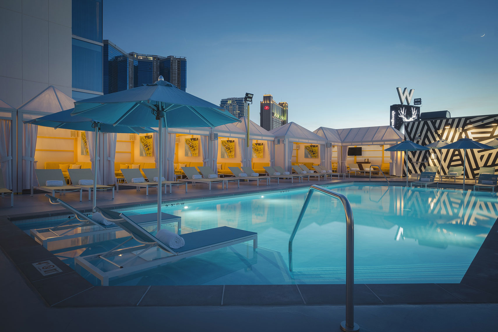 jeff-green-resort-exterior-w-hotel-pool-las-vegas