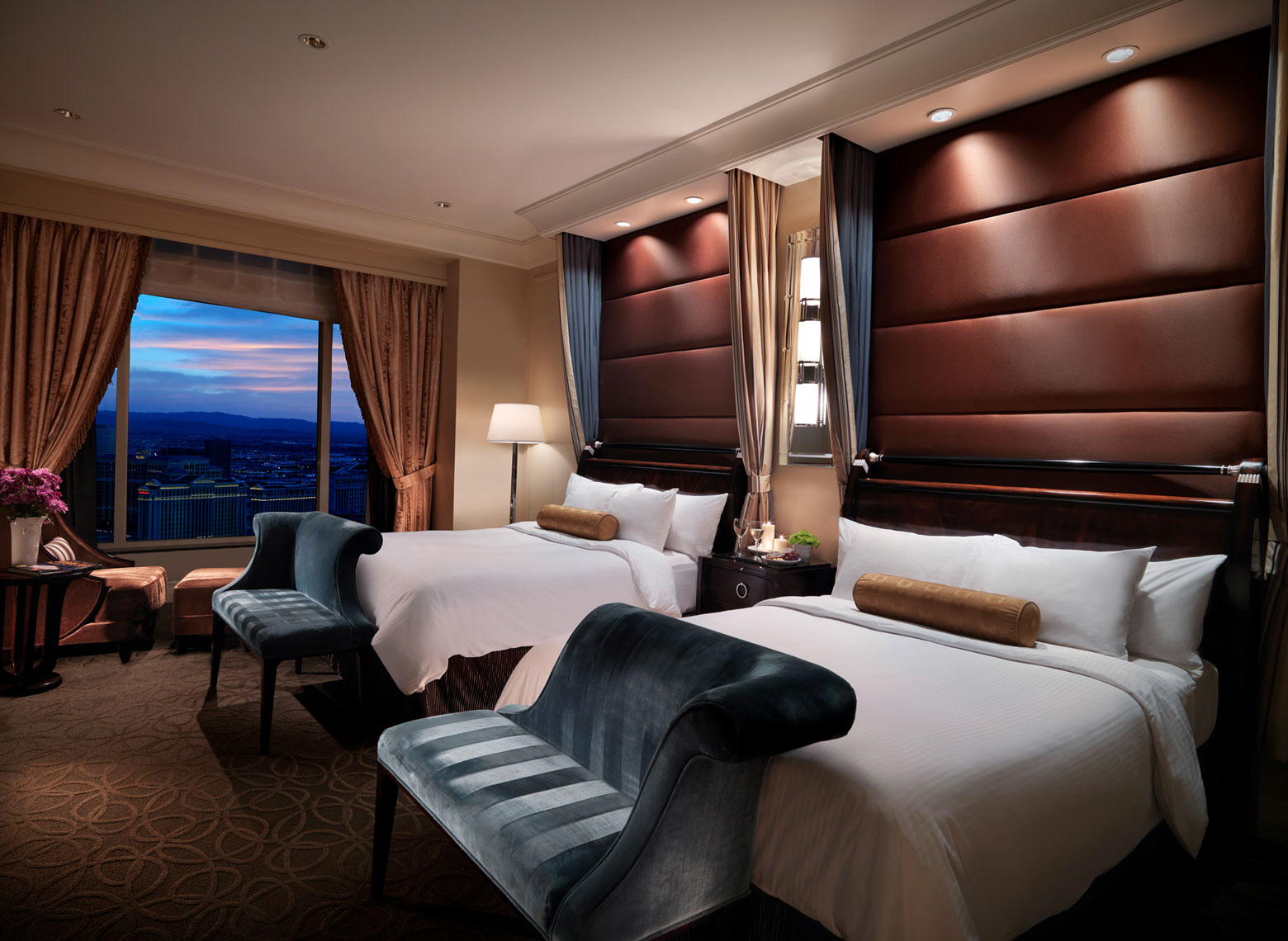 jeff-green-resort-interiors-venetian-hotel-suite