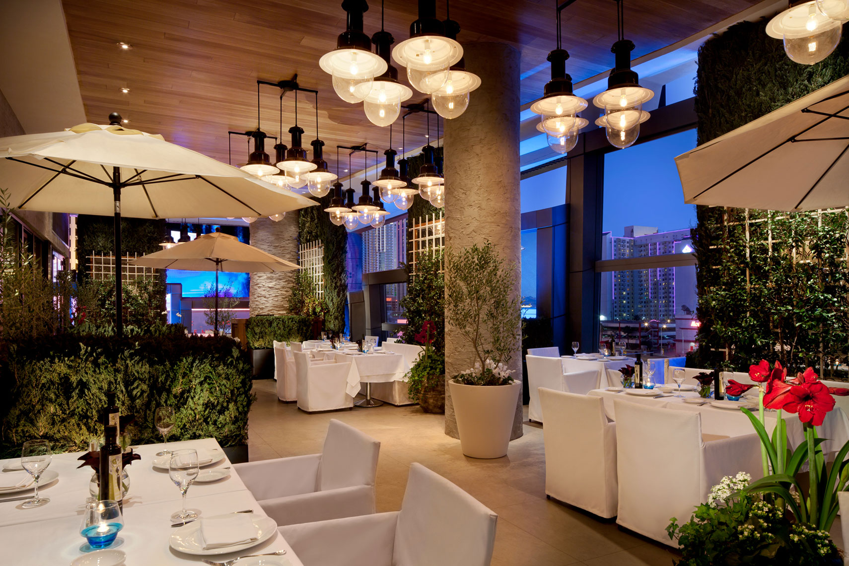 jeff-green-resort-restaurant-interiors-milos