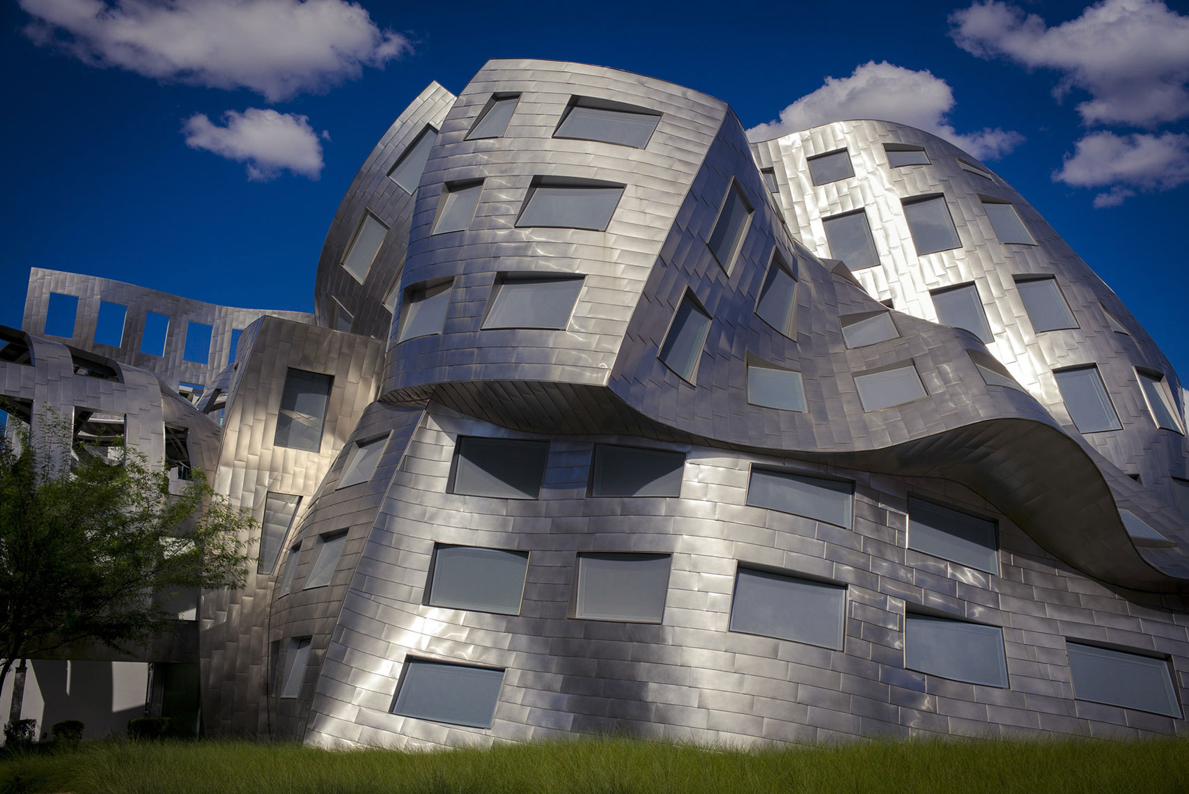jeff-green-ruvo-center-for-brain-health-las-vegas-exterior-architecture